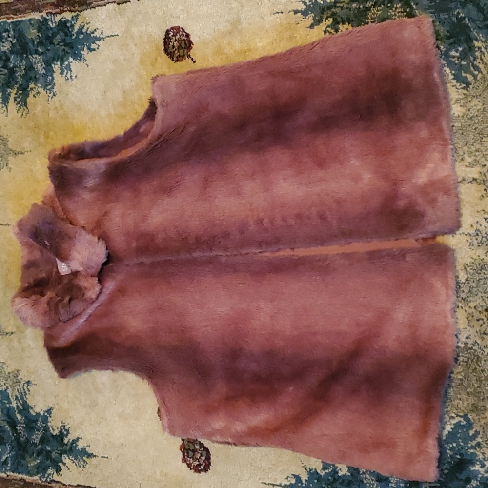 Chicos Furry Vest sz 2